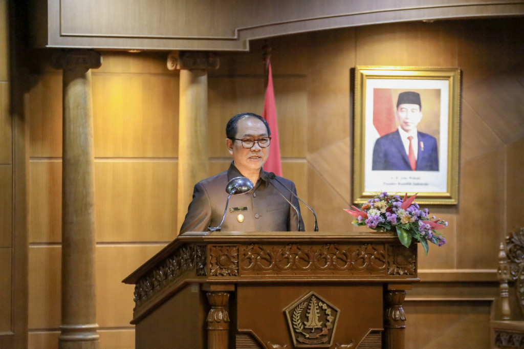 Wabup Suiasa Sampaikan 4 Ranperda Dalam Rapat Paripurna DPRD Badung 